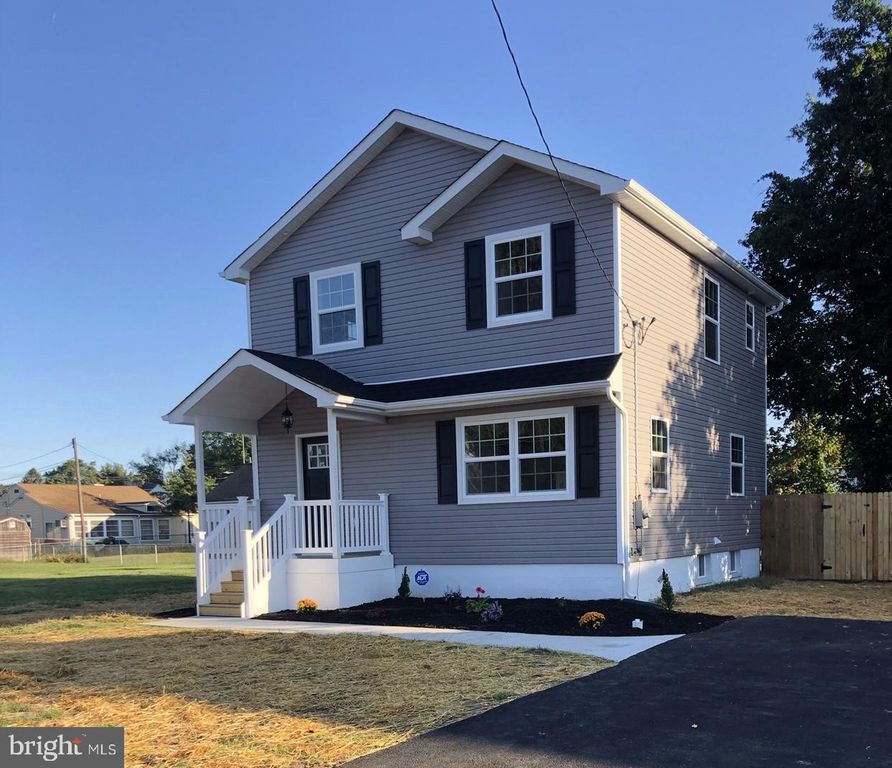 702 FAIRVIEW AVE, Bristol, PA 19007