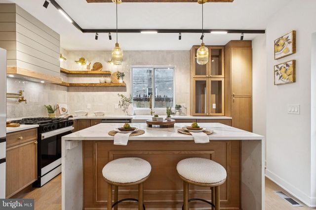 1418 ORANGE ST, Philadelphia, PA 19125