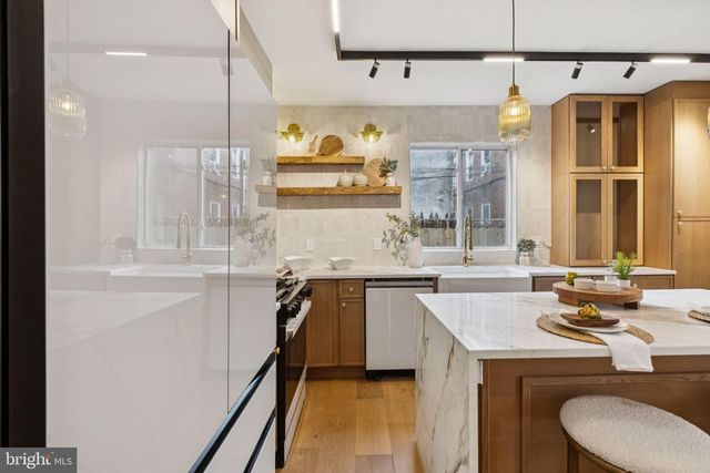 1418 ORANGE ST, Philadelphia, PA 19125