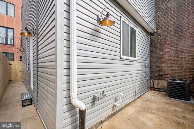 1418 ORANGE ST, Philadelphia, PA 19125