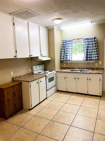 311 S Crocker Street, Sulphur, LA 70663