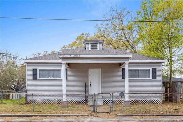 311 S Crocker Street, Sulphur, LA 70663