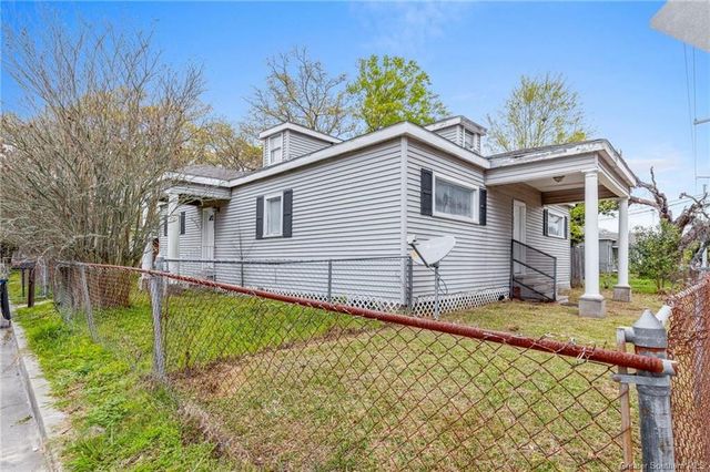 311 S Crocker Street, Sulphur, LA 70663