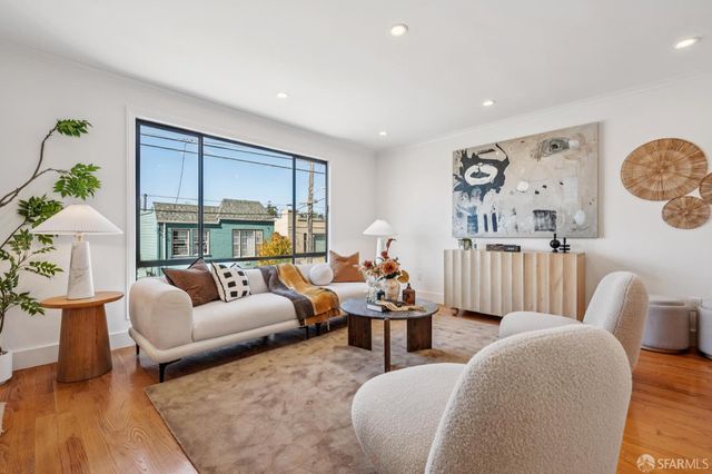 279 St Charles Avenue, San Francisco, CA 94132