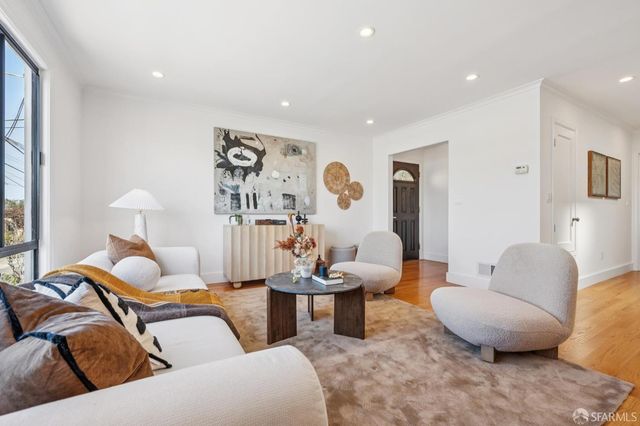 279 St Charles Avenue, San Francisco, CA 94132