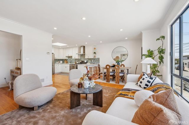279 St Charles Avenue, San Francisco, CA 94132