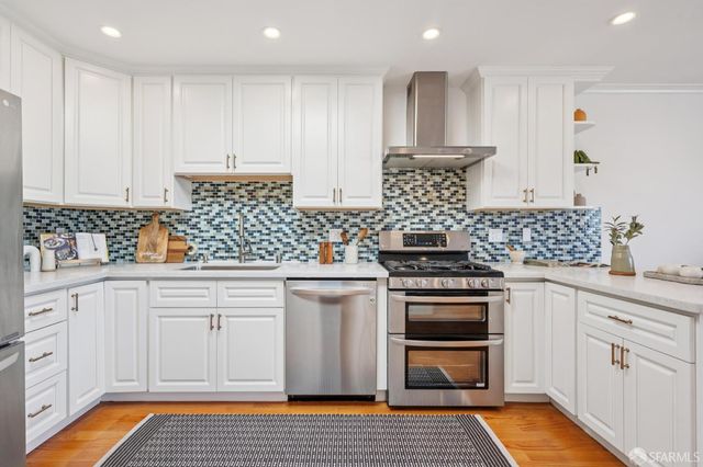 279 St Charles Avenue, San Francisco, CA 94132