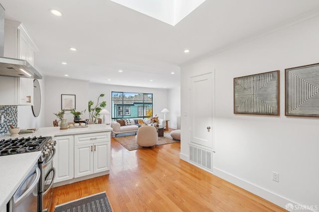279 St Charles Avenue, San Francisco, CA 94132