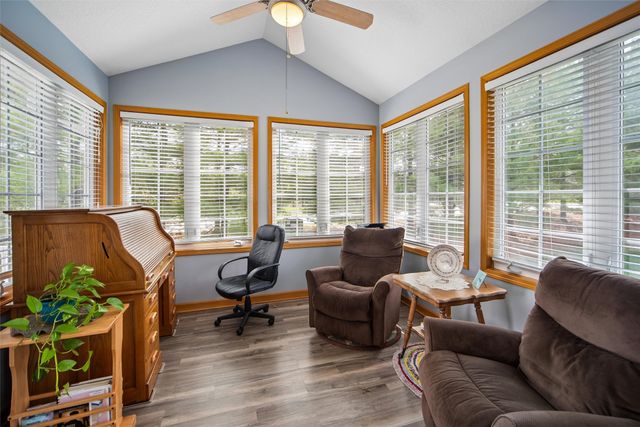 12208 Madison Avenue, Urbandale, IA 50323