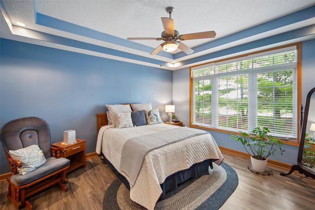 12208 Madison Avenue, Urbandale, IA 50323