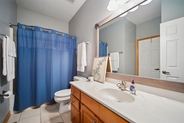 12208 Madison Avenue, Urbandale, IA 50323