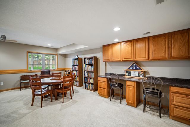 12208 Madison Avenue, Urbandale, IA 50323