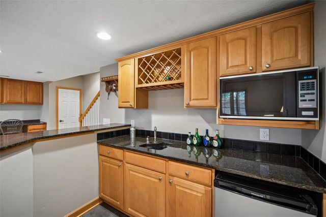 12208 Madison Avenue, Urbandale, IA 50323