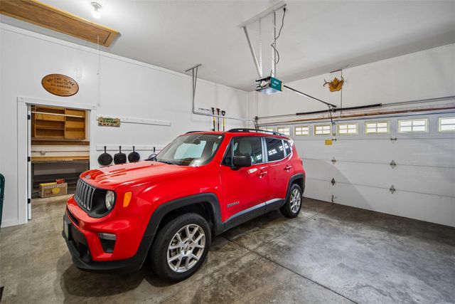 12208 Madison Avenue, Urbandale, IA 50323