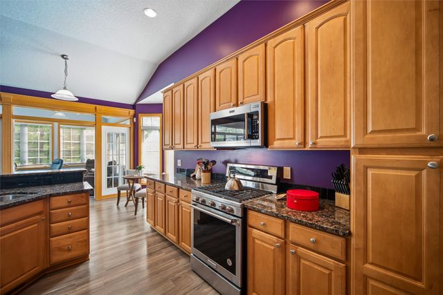 12208 Madison Avenue, Urbandale, IA 50323