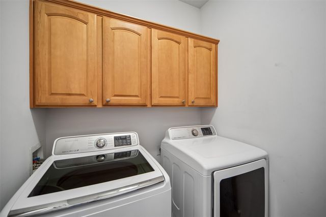 12208 Madison Avenue, Urbandale, IA 50323