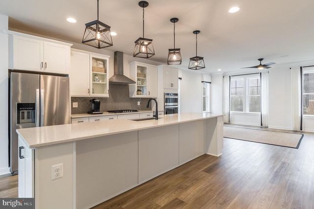 251 WILLIS ST, Fredericksburg, VA 22401