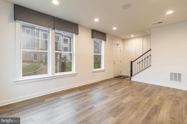 251 WILLIS ST, Fredericksburg, VA 22401