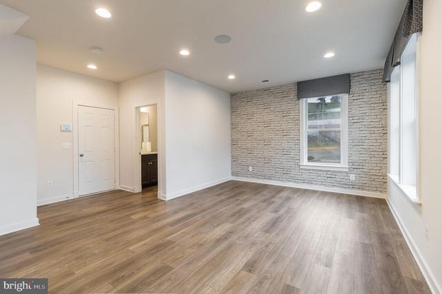 251 WILLIS ST, Fredericksburg, VA 22401