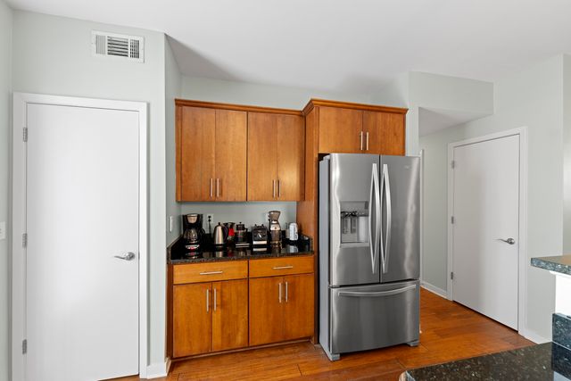 380 N Island Dr Apt 105, Memphis, TN 38103