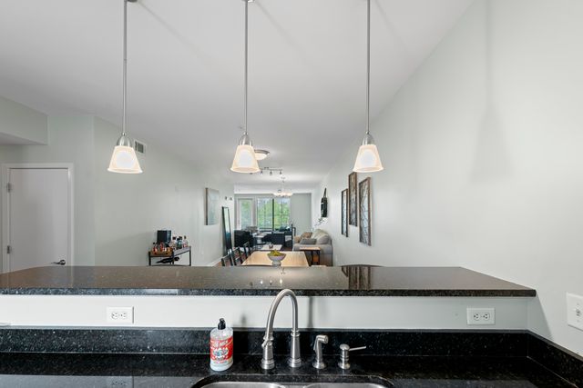 380 N Island Dr Apt 105, Memphis, TN 38103