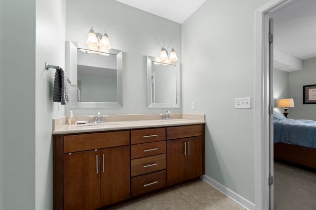 380 N Island Dr Apt 105, Memphis, TN 38103