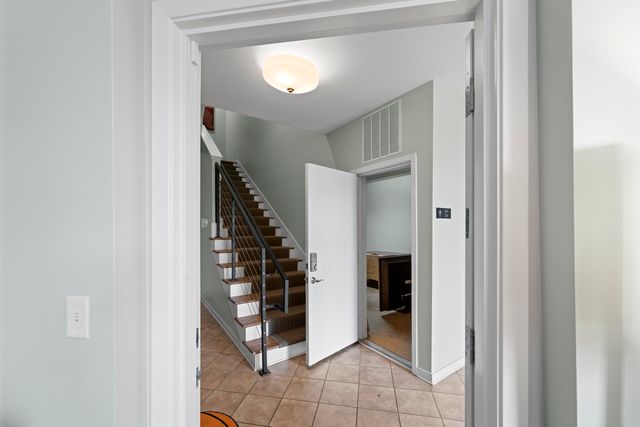 380 N Island Dr Apt 105, Memphis, TN 38103