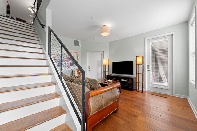 380 N Island Dr Apt 105, Memphis, TN 38103