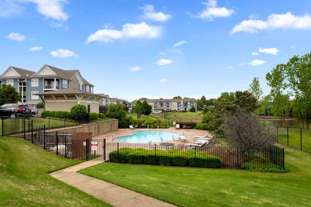 380 N Island Dr Apt 105, Memphis, TN 38103