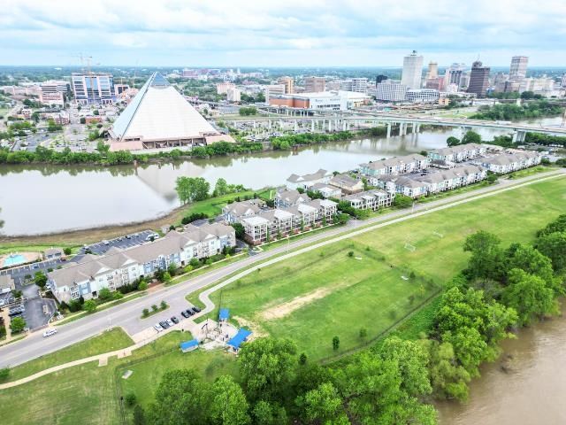 380 N Island Dr Apt 105, Memphis, TN 38103