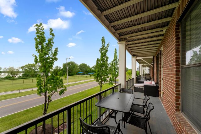 380 N Island Dr Apt 105, Memphis, TN 38103