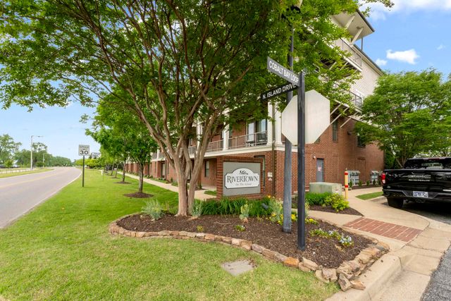 380 N Island Dr Apt 105, Memphis, TN 38103