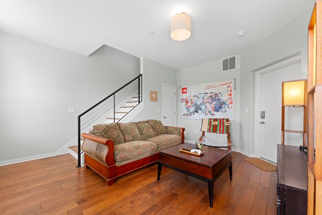 380 N Island Dr Apt 105, Memphis, TN 38103