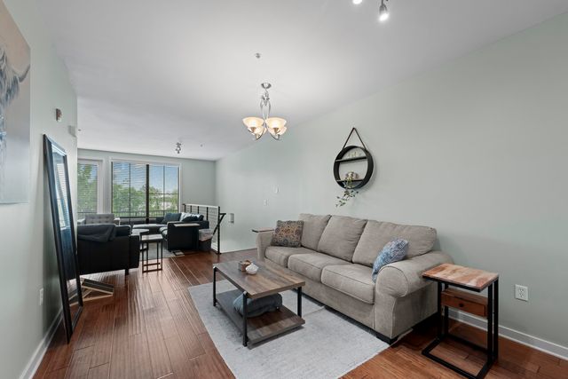 380 N Island Dr Apt 105, Memphis, TN 38103