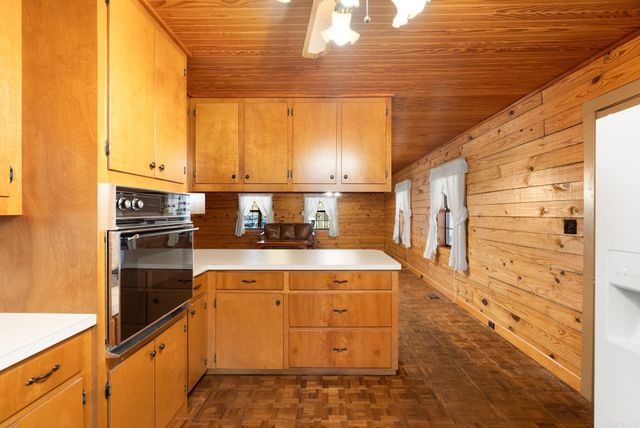 20314 Lake Vista Drive, Roland, AR 72135