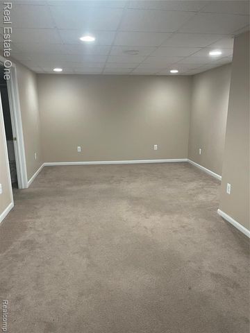 2519 Westmont Circle 4, Sterling Heights, MI 48310