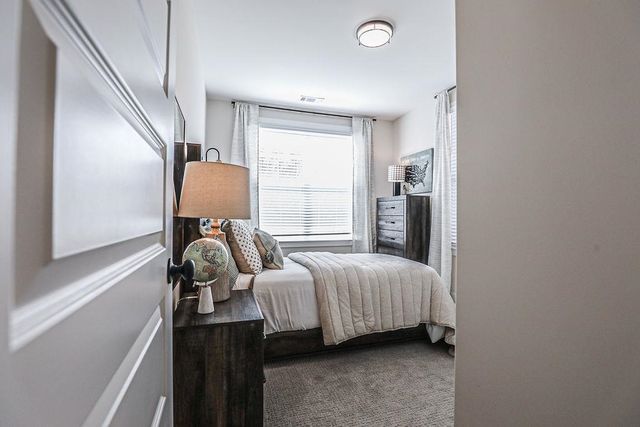 7037 WALKER FARMS DR, Bartlett, TN 38002