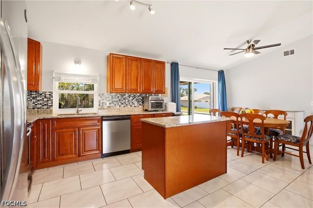 202 SE 10th TER, Cape Coral, FL 33990