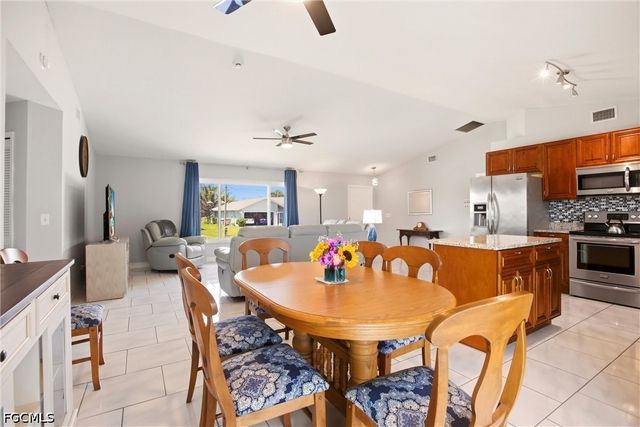 202 SE 10th TER, Cape Coral, FL 33990