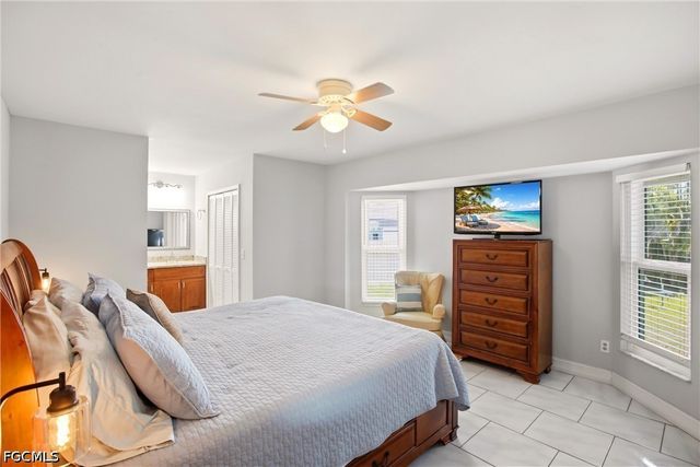 202 SE 10th TER, Cape Coral, FL 33990