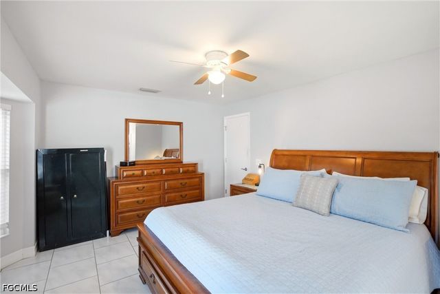202 SE 10th TER, Cape Coral, FL 33990