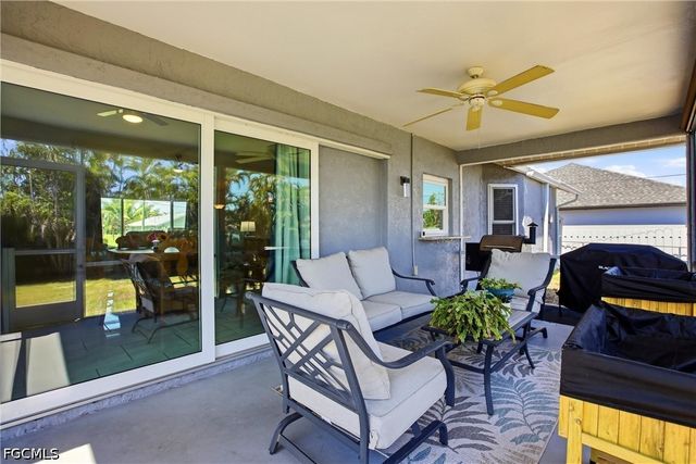202 SE 10th TER, Cape Coral, FL 33990