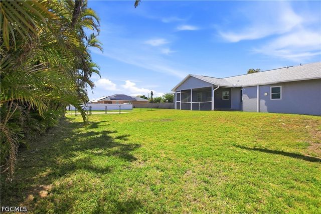 202 SE 10th TER, Cape Coral, FL 33990