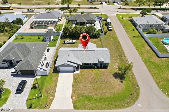 202 SE 10th TER, Cape Coral, FL 33990