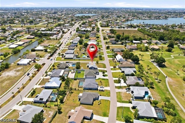 202 SE 10th TER, Cape Coral, FL 33990