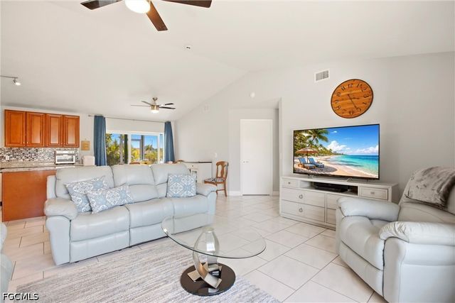 202 SE 10th TER, Cape Coral, FL 33990