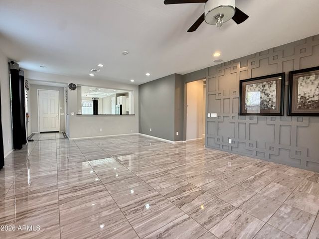 9464 W FALLEN LEAF Lane, Peoria, AZ 85383