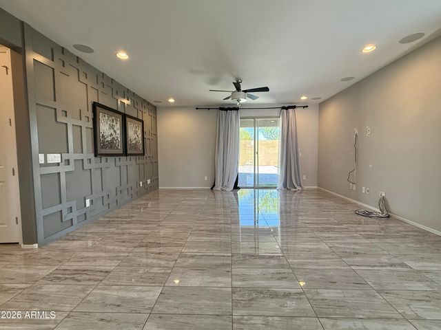 9464 W FALLEN LEAF Lane, Peoria, AZ 85383