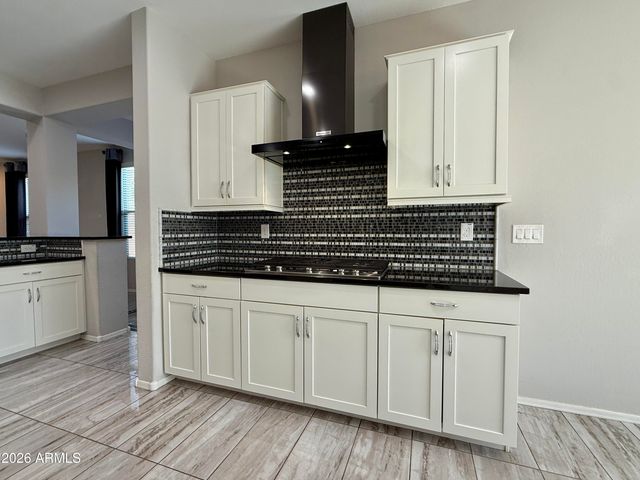 9464 W FALLEN LEAF Lane, Peoria, AZ 85383