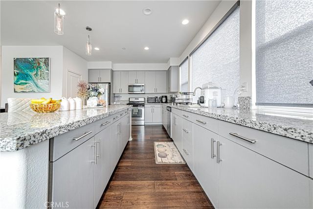 809 N Dalton 104, Azusa, CA 91702